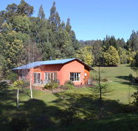 Whispering Spirit Holiday Cottages  Mini Ponies - Accommodation Fremantle
