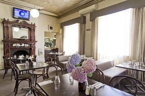 Deloraine Hotel - Accommodation Fremantle 5