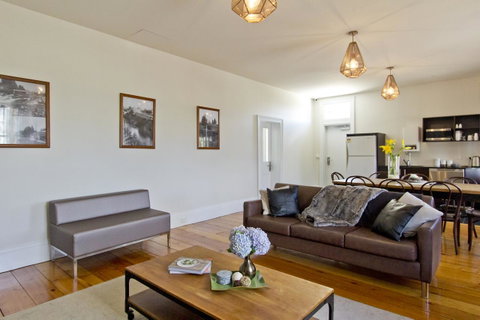 Deloraine Hotel - Accommodation Fremantle 23
