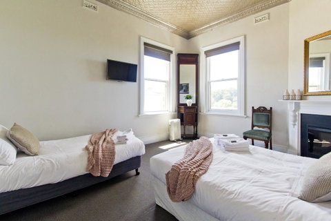 Deloraine Hotel - Accommodation Fremantle 21