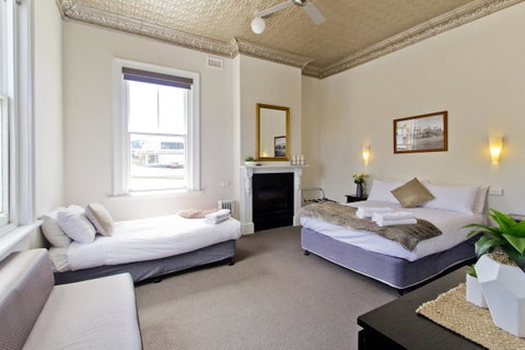 Deloraine Hotel - Accommodation Fremantle 22
