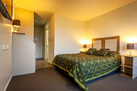 Mornington Inn - Accommodation Fremantle 2