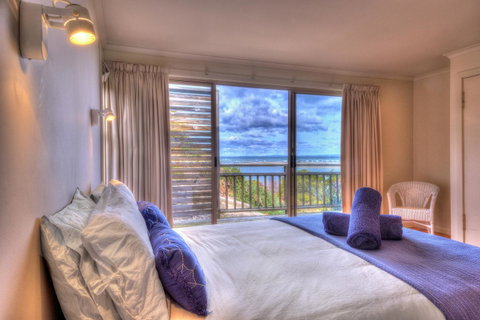 The Strand ~ On The Edge Of The Beach - Accommodation Fremantle 2