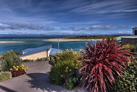 The Strand ~ On The Edge Of The Beach - Accommodation Fremantle 1