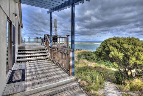 The Strand ~ On The Edge Of The Beach - Accommodation Fremantle 5