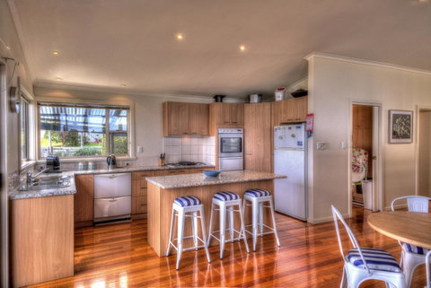 The Strand ~ On The Edge Of The Beach - Accommodation Fremantle 11