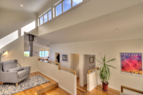 The Strand ~ On The Edge Of The Beach - Accommodation Fremantle 7