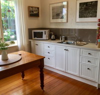 Sandy Bay Cottage - Accommodation Fremantle