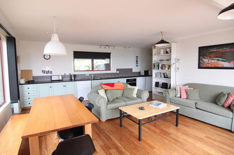 DOLPHIN LOOKOUT COTTAGE - Amazing Views Of The Bay Of Fires - Accommodation Fremantle 11