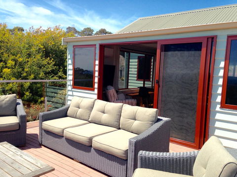 DOLPHIN LOOKOUT COTTAGE - Amazing Views Of The Bay Of Fires - Accommodation Fremantle 4