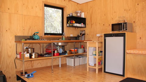 BAY OF FIRES ECO HUT Off Grid Experience At Binalong Bay - Accommodation Fremantle 9