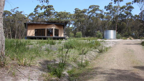 BAY OF FIRES ECO HUT Off Grid Experience At Binalong Bay - Accommodation Fremantle 20