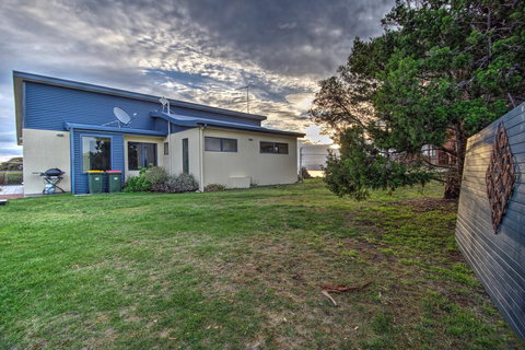 Blue Waves - Accommodation Fremantle 17