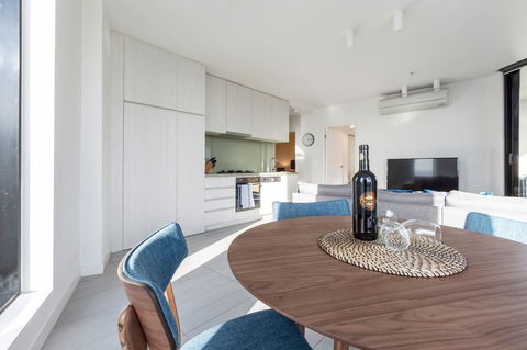2Bedroom Apartment With Views In Docklands Next To CBD & Marvel Stadium - Accommodation Fremantle 3