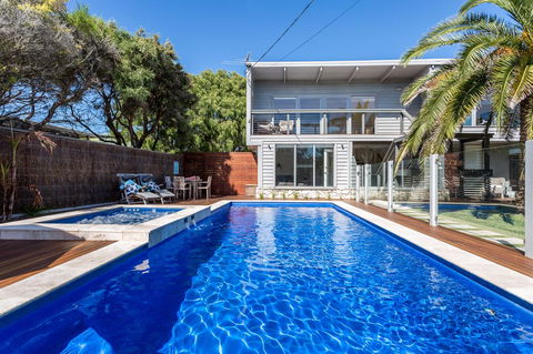 Front Beach House - Accommodation Fremantle 0