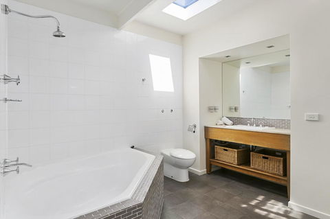 Front Beach House - Accommodation Fremantle 22