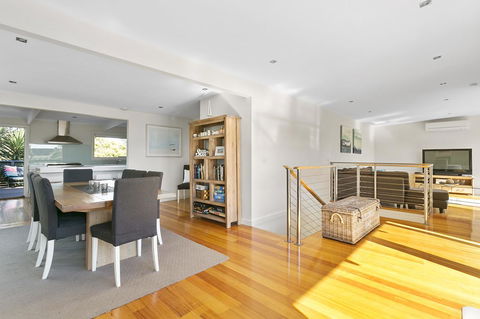 Front Beach House - Accommodation Fremantle 15