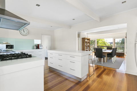 Front Beach House - Accommodation Fremantle 3