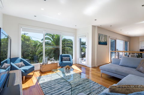 Front Beach House - Accommodation Fremantle 1