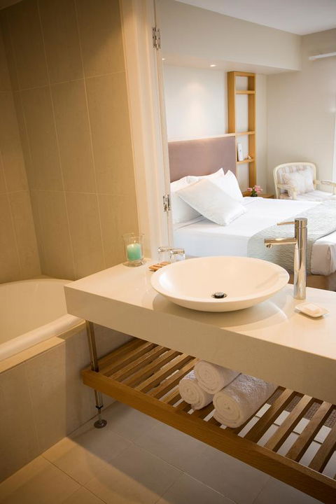 Deep Blue Hotel & Hot Springs - Accommodation Fremantle 38