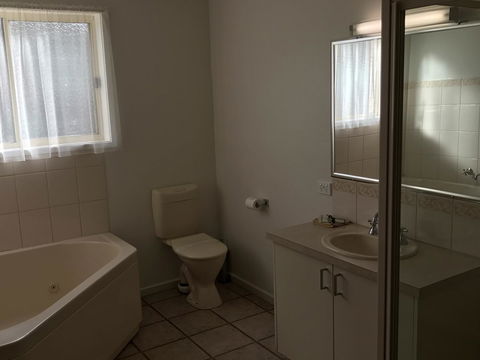 Beachcomber Motel & Apartments - Accommodation Fremantle 9