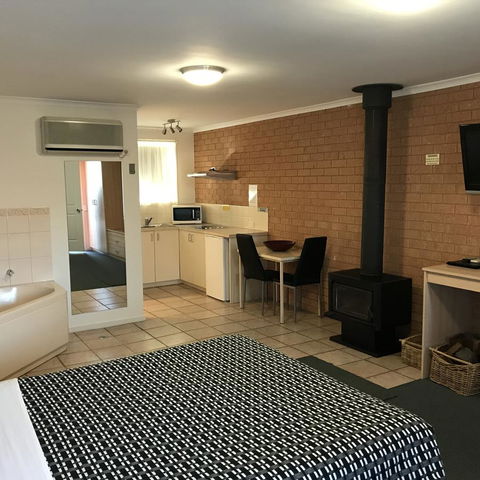 Beachcomber Motel & Apartments - Accommodation Fremantle 6