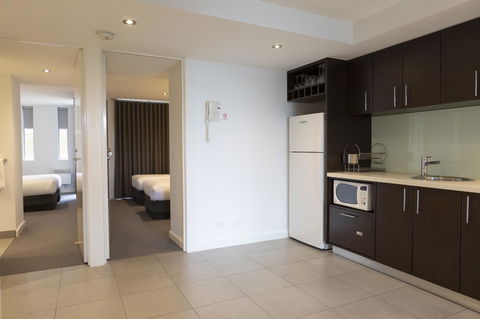 The Dolphin Apartments - Accommodation Fremantle 2