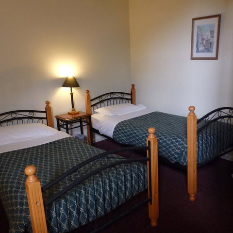 Bright Chalet - Accommodation Fremantle 7