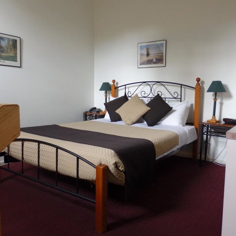 Bright Chalet - Accommodation Fremantle 3