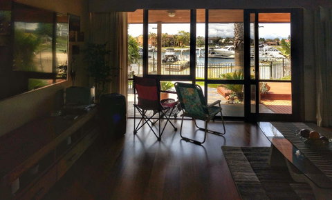 Waterfront Retreat - Accommodation Fremantle 3