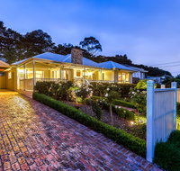 Lovely 5BR full house in Glen Waverley walk to train bus  shops - Accommodation Fremantle