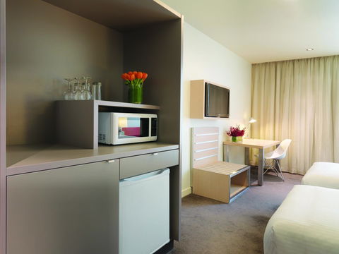 Travelodge Hotel Melbourne Docklands - Accommodation Fremantle 5