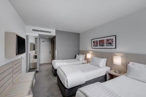 Travelodge Hotel Melbourne Docklands - Accommodation Fremantle 3