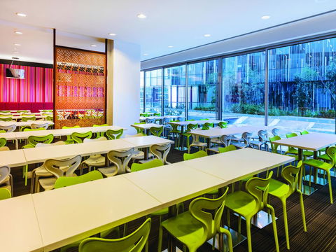 Travelodge Hotel Melbourne Docklands - Accommodation Fremantle 21