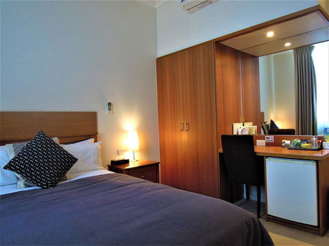 Plough Hotel - Accommodation Fremantle 7