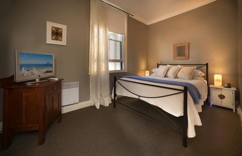 Athelstane House - Accommodation Fremantle 15