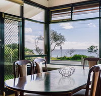 Beach Front Beauty - Ocean front views - Accommodation Fremantle