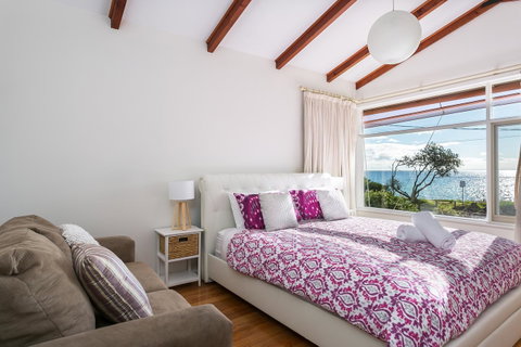 Beach Front Beauty - Ocean Front Views - Accommodation Fremantle 7
