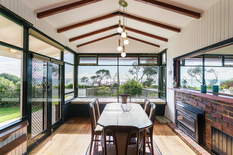 Beach Front Beauty - Ocean Front Views - Accommodation Fremantle 1