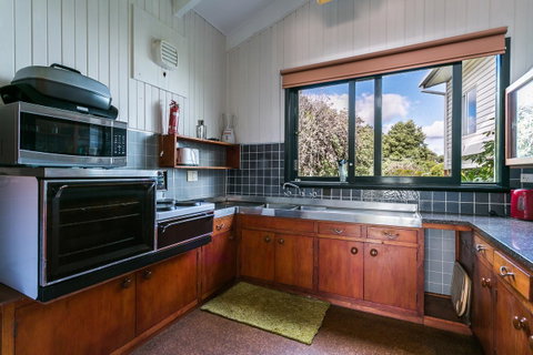 Beach Front Beauty - Ocean Front Views - Accommodation Fremantle 8
