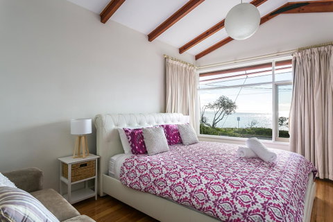 Beach Front Beauty - Ocean Front Views - Accommodation Fremantle 9