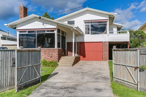 Beach Front Beauty - Ocean Front Views - Accommodation Fremantle 17