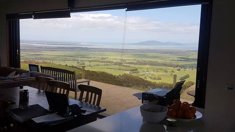 One Tree Hill Wilson Prom And Ocean Views - Accommodation Fremantle 0