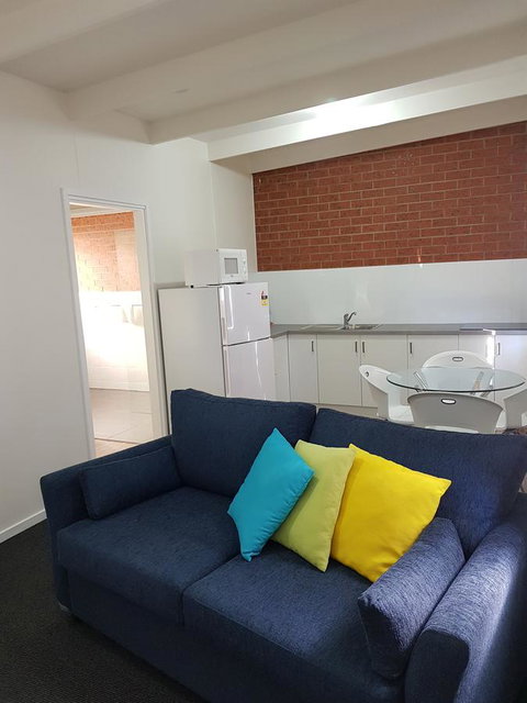 Beachcomber Holiday Units - Accommodation Fremantle 13