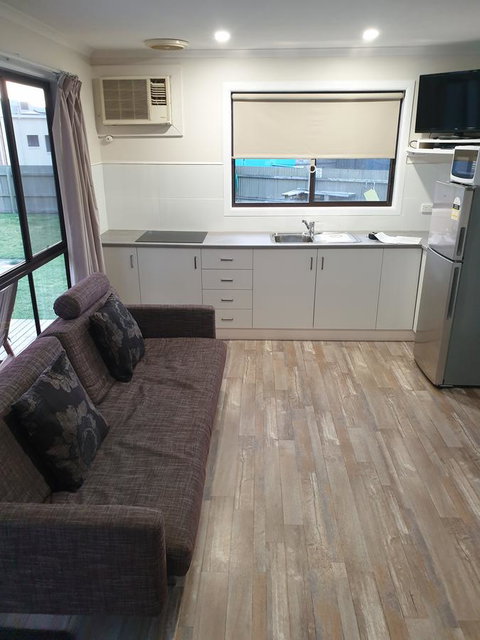Beachcomber Holiday Units - Accommodation Fremantle 3