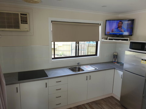Beachcomber Holiday Units - Accommodation Fremantle 4