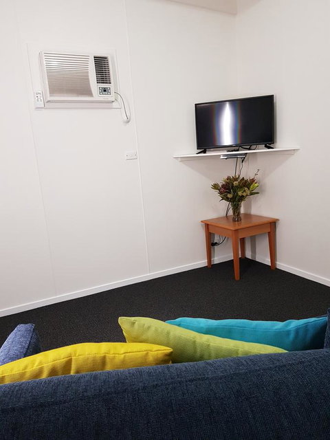 Beachcomber Holiday Units - Accommodation Fremantle 14