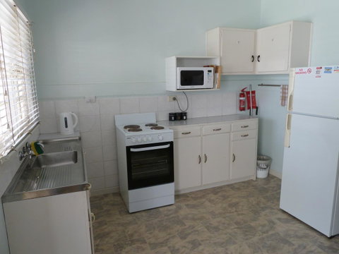 Beachcomber Holiday Units - Accommodation Fremantle 33