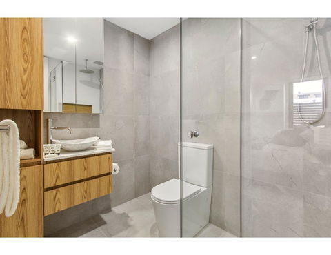 Boutique Apartment In Quiet, Sought-after Suburb - Accommodation Fremantle 5