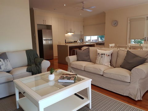 Healesville House - Fig Tree House - Accommodation Fremantle 7
